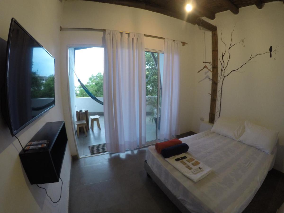 Kiwi Suites Hostel มอนตาญิตาร์ ภายนอก รูปภาพ