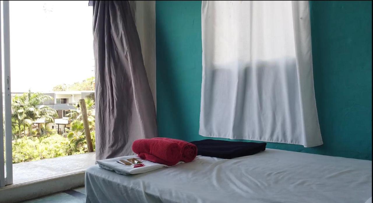 Kiwi Suites Hostel มอนตาญิตาร์ ภายนอก รูปภาพ
