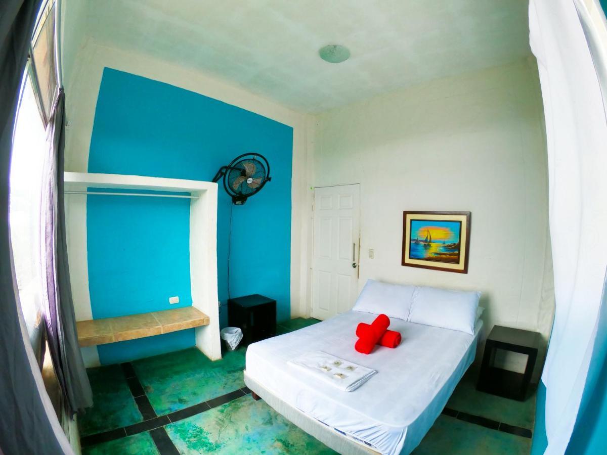 Kiwi Suites Hostel มอนตาญิตาร์ ภายนอก รูปภาพ