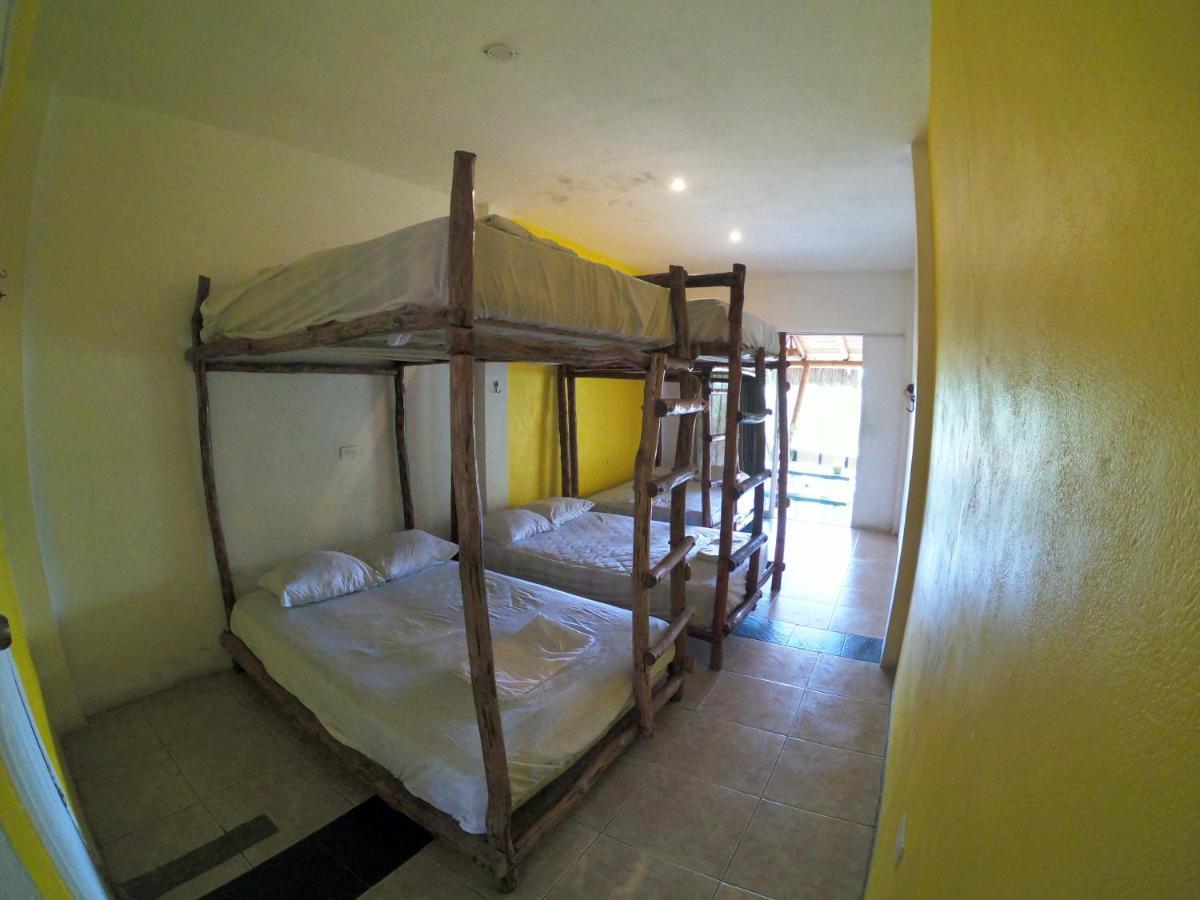 Kiwi Suites Hostel มอนตาญิตาร์ ภายนอก รูปภาพ