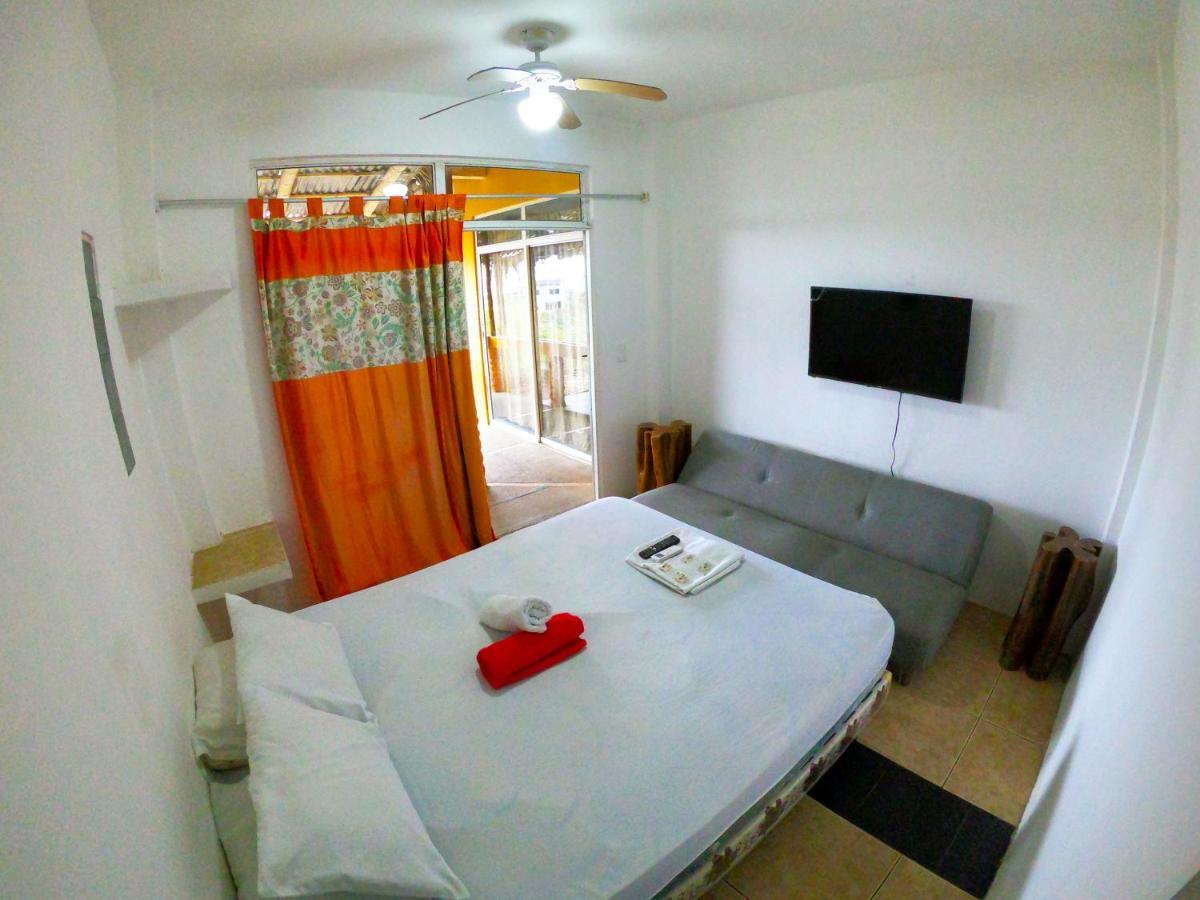 Kiwi Suites Hostel มอนตาญิตาร์ ภายนอก รูปภาพ