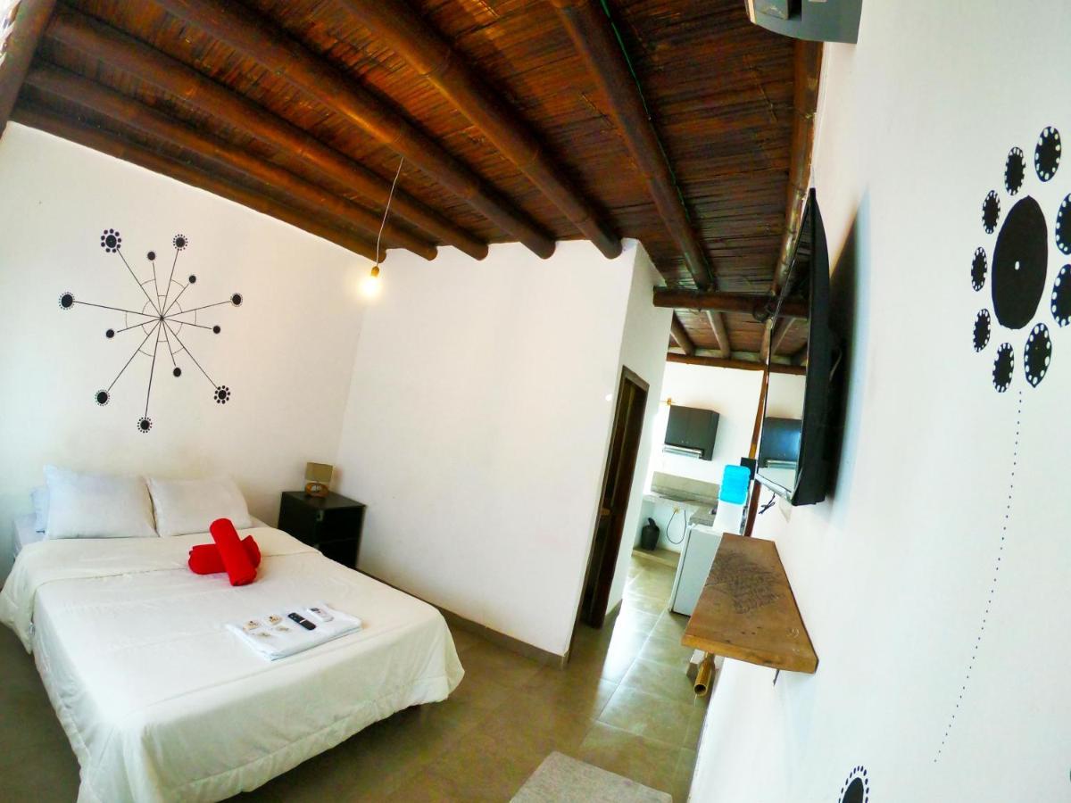 Kiwi Suites Hostel มอนตาญิตาร์ ภายนอก รูปภาพ