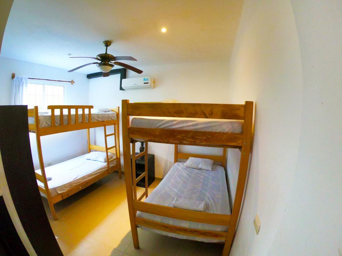 Kiwi Suites Hostel มอนตาญิตาร์ ภายนอก รูปภาพ