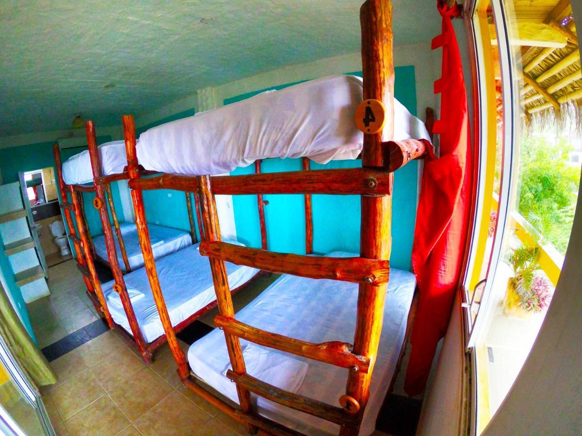 Kiwi Suites Hostel มอนตาญิตาร์ ภายนอก รูปภาพ