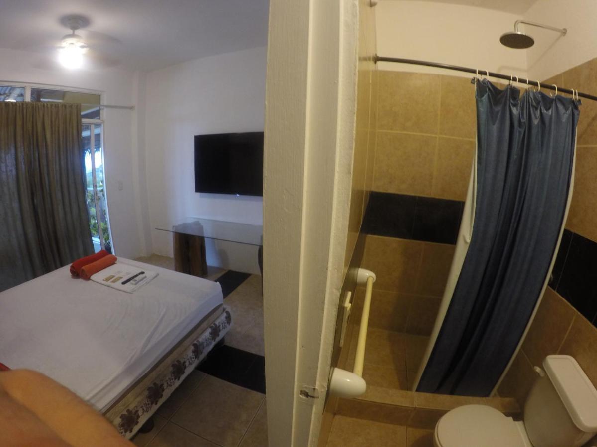 Kiwi Suites Hostel มอนตาญิตาร์ ภายนอก รูปภาพ