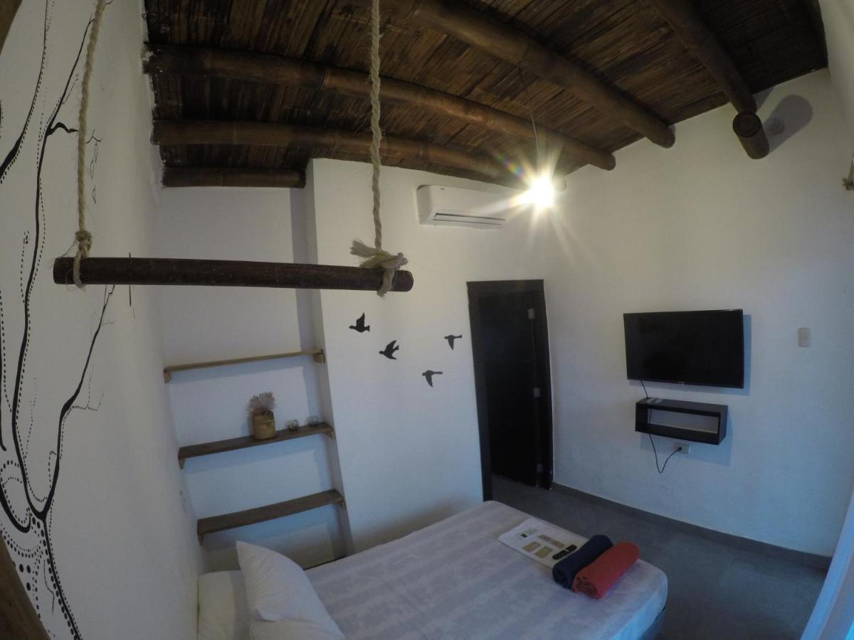 Kiwi Suites Hostel มอนตาญิตาร์ ภายนอก รูปภาพ