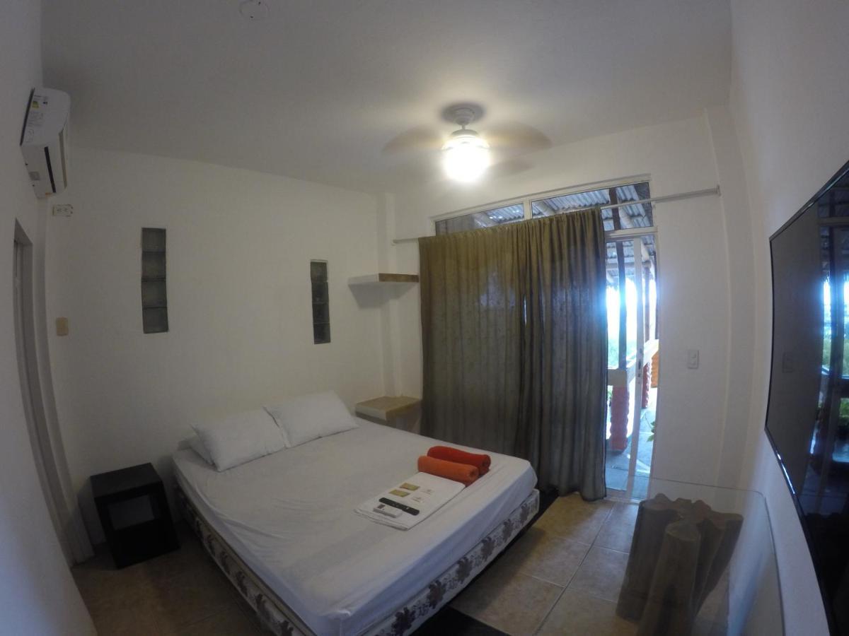 Kiwi Suites Hostel มอนตาญิตาร์ ภายนอก รูปภาพ