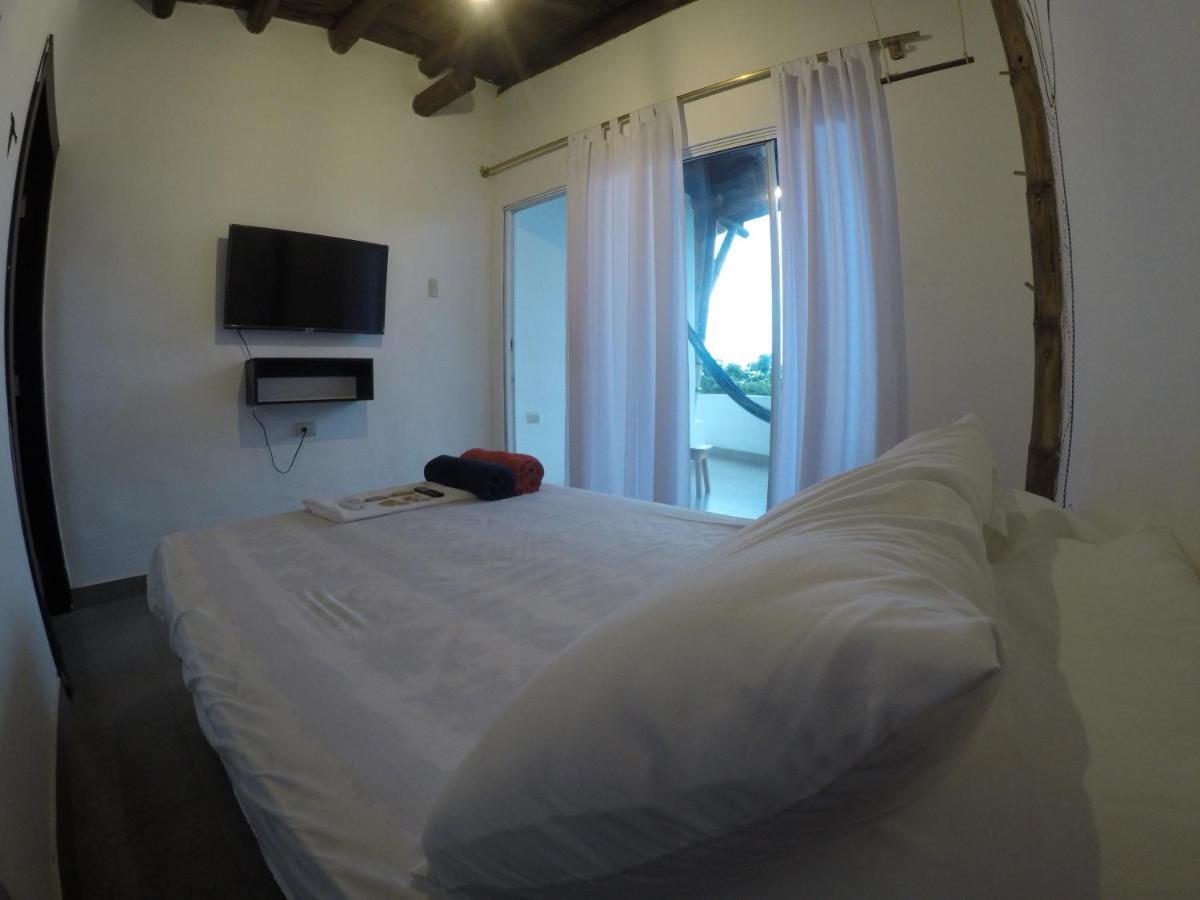 Kiwi Suites Hostel มอนตาญิตาร์ ภายนอก รูปภาพ