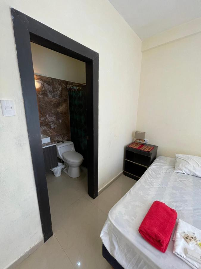Kiwi Suites Hostel มอนตาญิตาร์ ภายนอก รูปภาพ