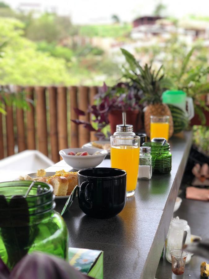 Kiwi Suites Hostel มอนตาญิตาร์ ภายนอก รูปภาพ