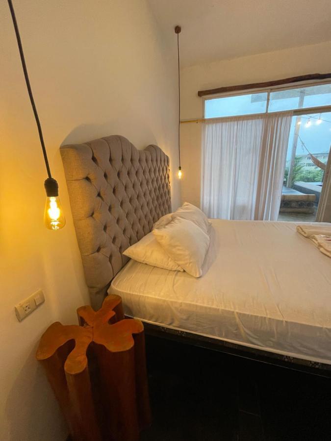 Kiwi Suites Hostel มอนตาญิตาร์ ภายนอก รูปภาพ