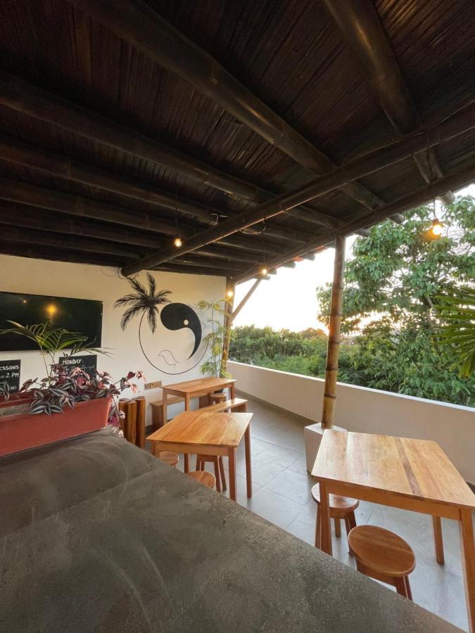Kiwi Suites Hostel มอนตาญิตาร์ ภายนอก รูปภาพ